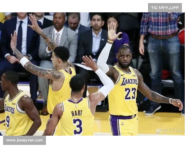 克拉克领衔三连胜,球票秒杀再创球迷热潮(nba克拉克视频) 克拉克领衔三连胜,球票秒杀再创球迷热潮(nba克拉克视频)